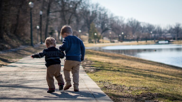 niños con miedo a salir a pasear tras confinamiento covid19